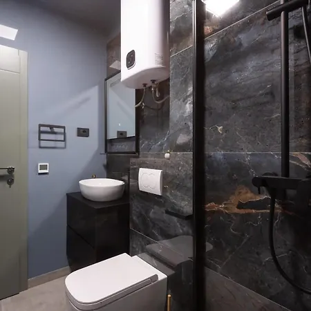 アパート & Torine *